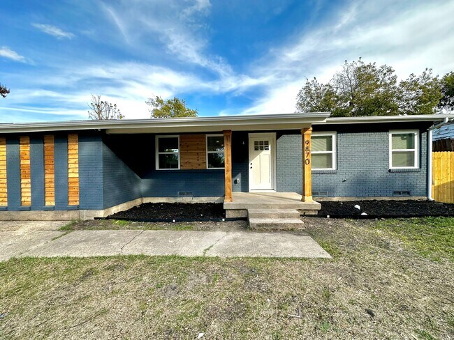 9870 Marlin Dr in Dallas, TX - Building Photo - Building Photo
