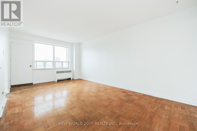 88 Bernard Ave in Toronto, ON - Building Photo - Building Photo