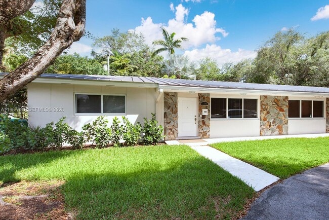 11745 SW 81st Rd in Pinecrest, FL - Building Photo - Building Photo
