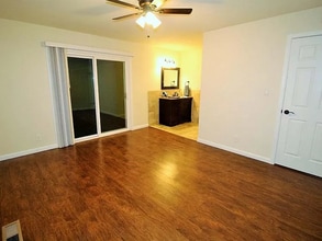 464 E Magill Ave in Fresno, CA - Building Photo - Building Photo