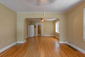 220 W Madison St in Springfield, MO - Building Photo - Building Photo