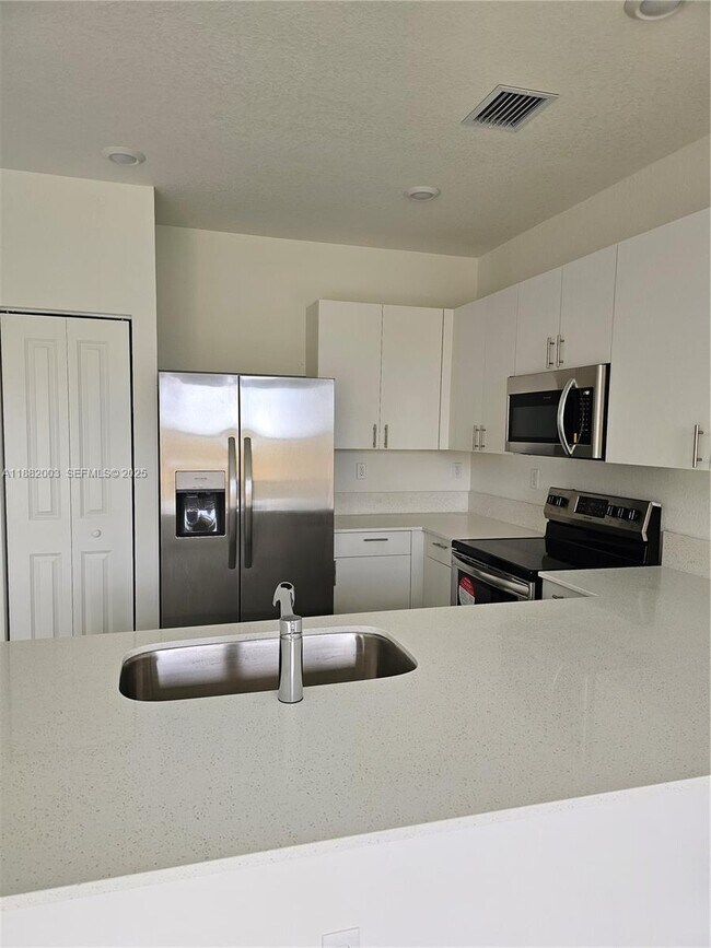 13313 SW 285th St in Homestead, FL - Building Photo - Building Photo