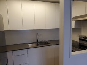 430 Stewart Ave in Nanaimo, BC - Building Photo - Building Photo