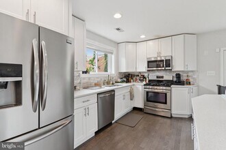 4305 Massachusetts Ave SE in Washington, DC - Building Photo - Building Photo