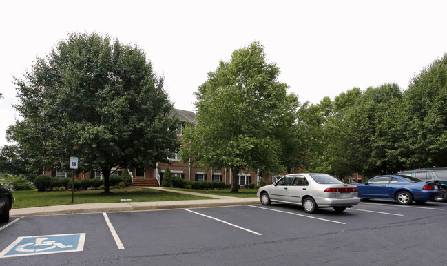 Water Pointe Apartments in Midlothian, VA - Foto de edificio - Building Photo