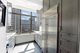 422 E 72nd St in New York, NY - Building Photo - Building Photo