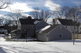 42 Rosedale Rd in West Hartford, CT - Building Photo - Building Photo