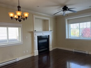 7218 11th Ave in Burnaby, BC - Building Photo - Building Photo