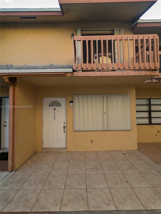 2389 W 66th Pl in Hialeah, FL - Building Photo
