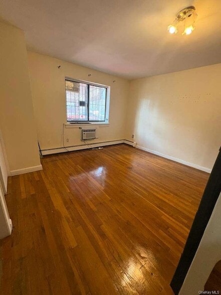 34-53-53 106th St, Unit 1 in Queens, NY - Foto de edificio - Building Photo