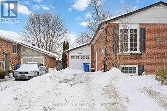 249 Hodgson Dr in Newmarket, ON - Building Photo - Building Photo