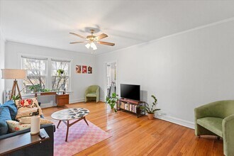 658 W Oakdale Ave in Chicago, IL - Building Photo - Building Photo