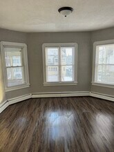 66 Preston St, Unit Second Floor in Hartford, CT - Building Photo - Building Photo