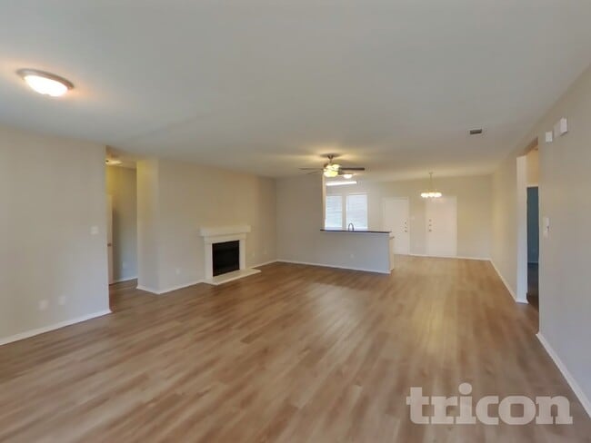 207 Moonlight Dr in Red Oak, TX - Building Photo - Building Photo