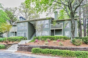 4630 Vinings Central Run SE in Atlanta, GA - Building Photo
