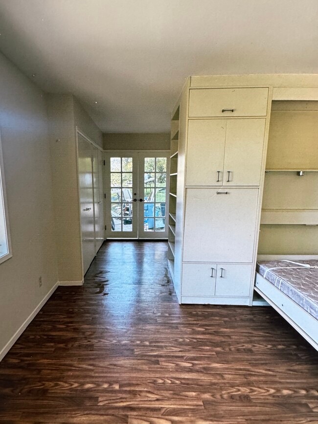 25860 Altamont Rd in Los Altos Hills, CA - Foto de edificio - Building Photo