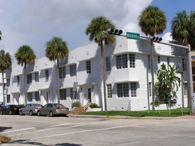 First on 8th in Miami Beach, FL - Building Photo - Building Photo