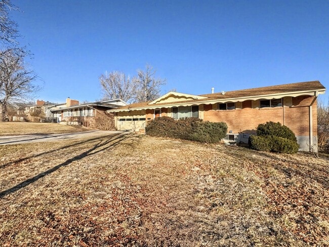 2235 Clarkson Dr in Colorado Springs, CO - Building Photo - Building Photo