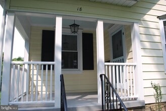 18 Clover Ln in Wayne, PA - Building Photo - Building Photo