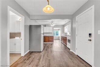 15922 Eleanore Dr in Cleveland, OH - Building Photo - Building Photo