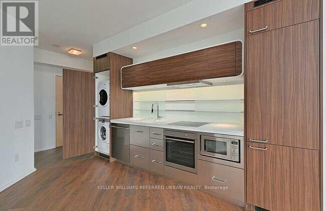 45-3545 Charles St E in Toronto, ON - Building Photo - Building Photo