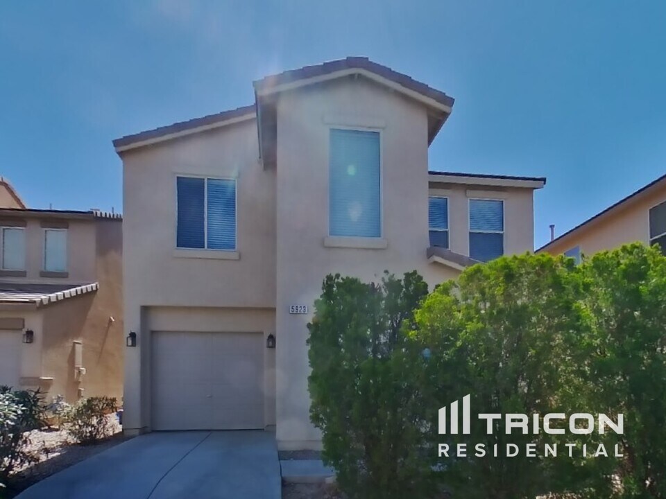 5923 E Yucca House Ave in Las Vegas, NV - Building Photo