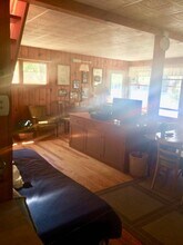 30 Laurel Dr in Shutesbury, MA - Foto de edificio - Building Photo