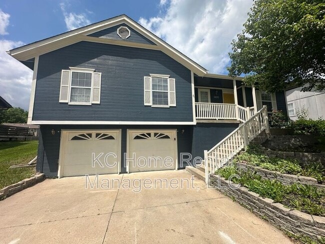 1400 Cypress Dr in Greenwood, MO - Building Photo - Building Photo