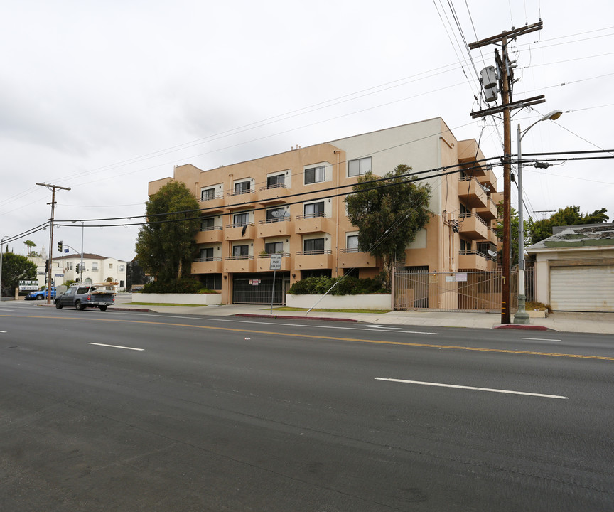 750 S Crenshaw Blvd in Los Angeles, CA - Building Photo