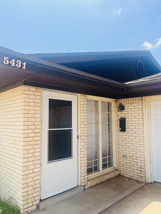 5431 40th St in Lubbock, TX - Building Photo