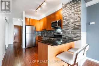 30-730 Canterbury Pl in Toronto, ON - Building Photo - Building Photo