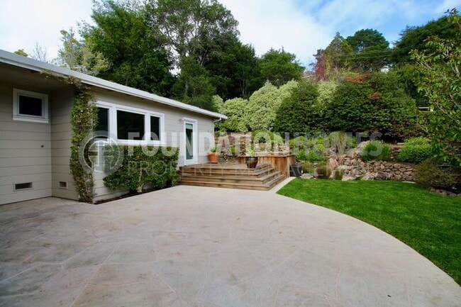 133 Tiburon Blvd in Mill Valley, CA - Building Photo - Building Photo