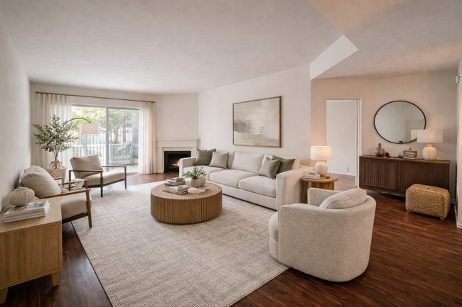 Charming Unit Available For Lease!!