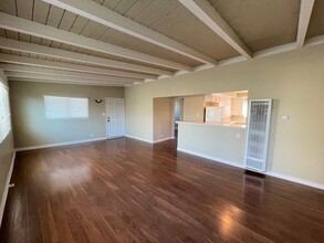 1066 Hingham Ln in Ventura, CA - Building Photo - Building Photo