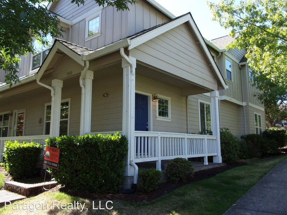 2859 NW Daylily Ave in Corvallis, OR - Foto de edificio