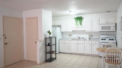 1700 SW 16th Ct in Gainesville, FL - Building Photo - Building Photo