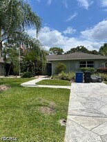 5827 Littlestone Ct in North Fort Myers, FL - Building Photo