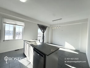 Spacious 3-Bedroom Freehold Townhouse with Garage & Backyard in Brampton in Brampton, ON - Building Photo - Building Photo