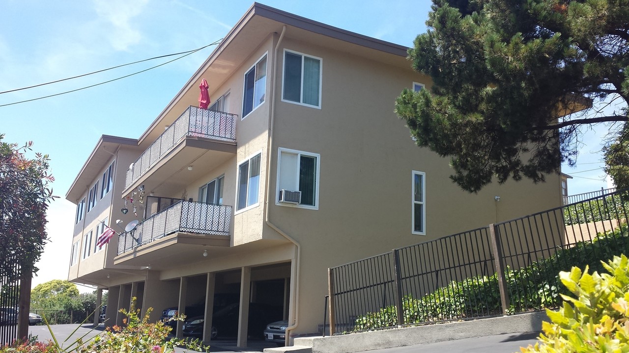 The Mariner Apartments in Vallejo, CA - Building Photo