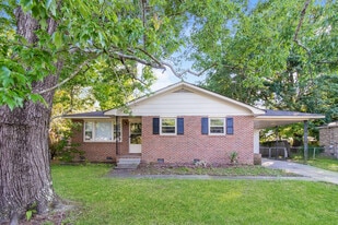 5305 Albert St in North Charleston, SC - Building Photo