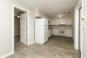 2065 West Pkwy in DeLand, FL - Building Photo - Building Photo