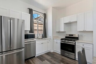 5742 Vineland Ave, Unit 1 in North Hollywood, CA - Building Photo - Building Photo