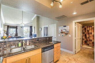 260 E Flamingo Rd in Las Vegas, NV - Building Photo - Building Photo