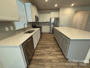 129 Pampas Pl in Statesville, NC - Foto de edificio - Building Photo