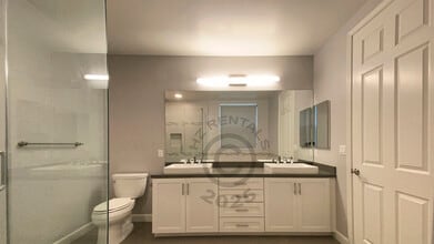 4663 Cahuenga Blvd in Toluca Lake, CA - Foto de edificio - Building Photo