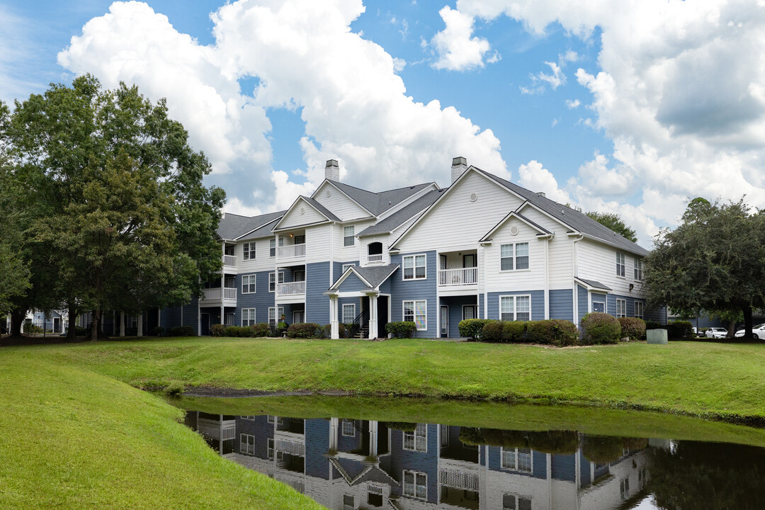 Views at River Bend in Beaufort, SC - Foto de edificio