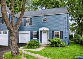 7 Burnham Pl in Fair Lawn, NJ - Building Photo