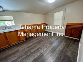 1033 Cedar St in Red Bluff, CA - Building Photo - Building Photo