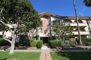 1834 Bentley in Los Angeles, CA - Building Photo