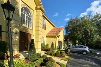 3568 Sanctuary Dr in Coral Springs, FL - Building Photo - Building Photo